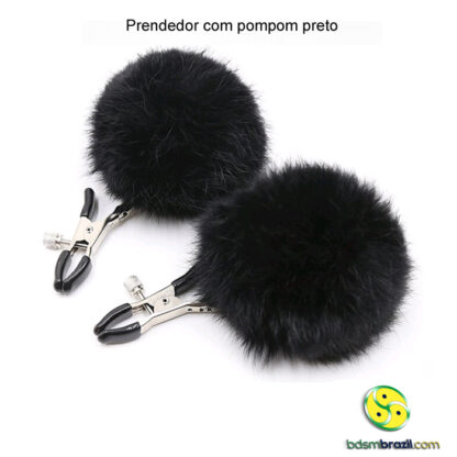 Prendedor com pompom preto