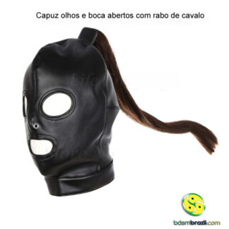 Capuz olhos e boca abertos com rabo de cavalo